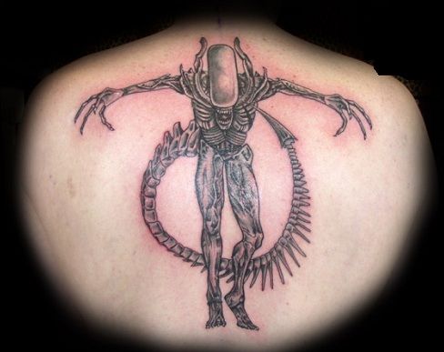 lovirea Standing Alien Tattoo Design