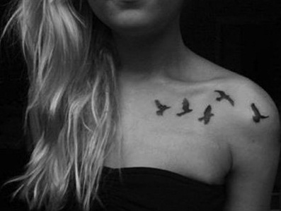 păsări collar bone tattoo