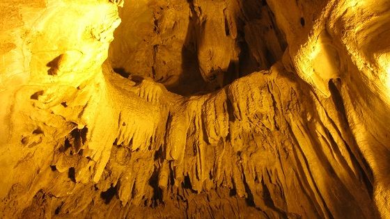 Stebuklai of Belum Caves -Thousand Hoods
