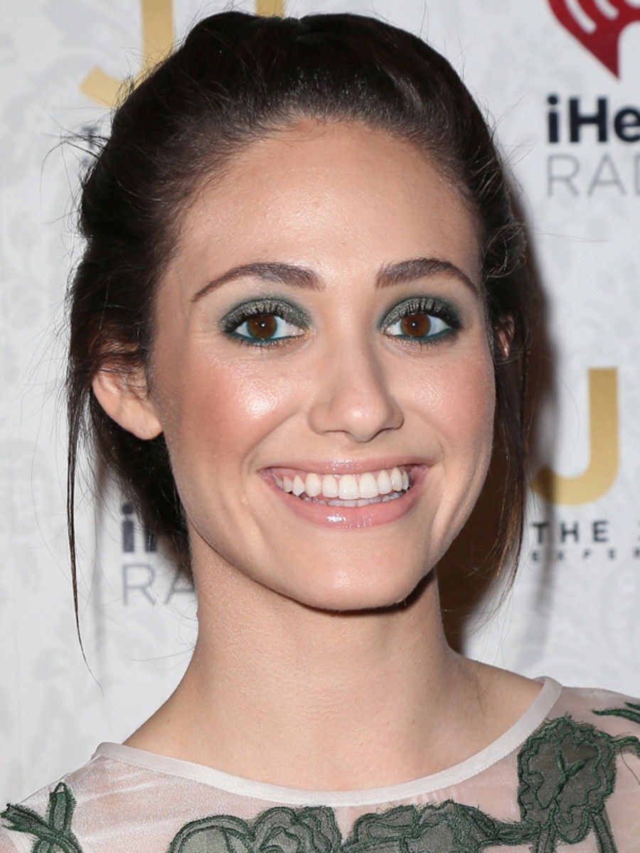 Can You Spot Emmy Rossum's Makeup Mistake?