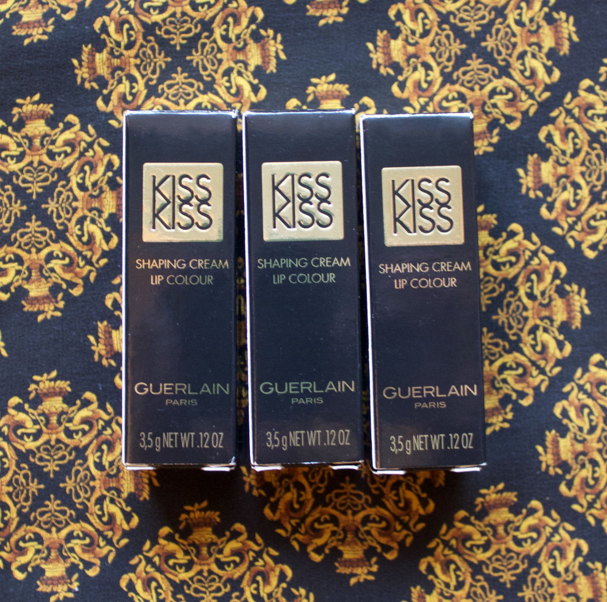 Preverite Guerlain's New in izboljšano Kiss Kiss Lipstick