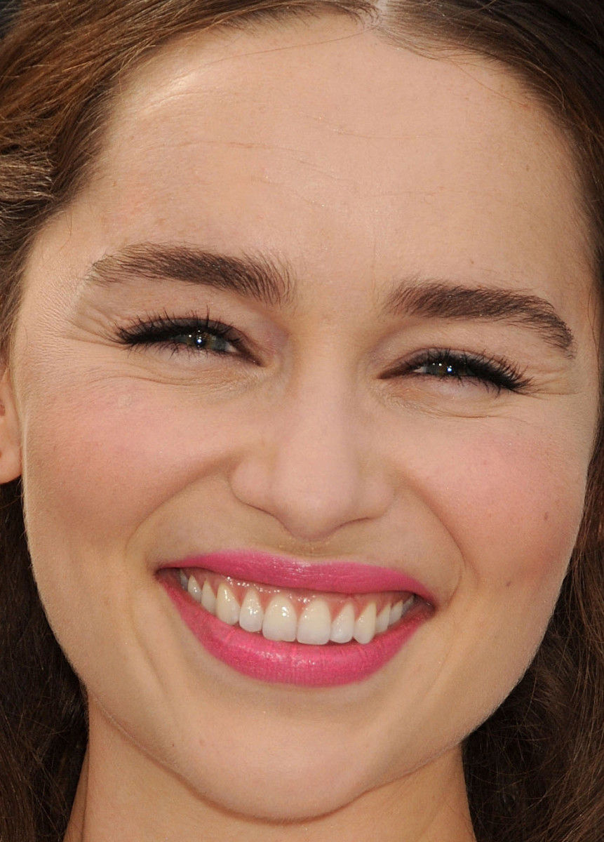 De la buzele roz până la păr lung, drept: 21 de cele mai bune frumusețe de celebrități arată în ultima vreme