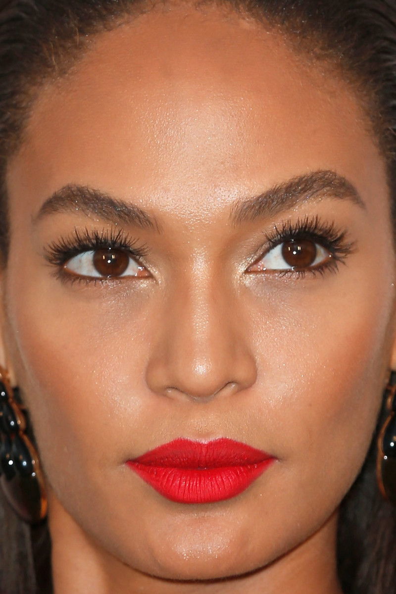 From Rose Gold Eyeshadow to Brushed-Back Hair: 24 of the Best Celebrity Beauty Looks Lately