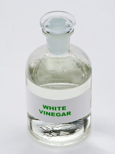 Domov Remedies for Black Spots - White Vinegar