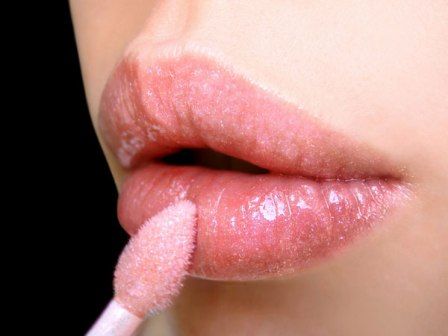How to Apply Lip gloss Perfectly? | Styles At Life