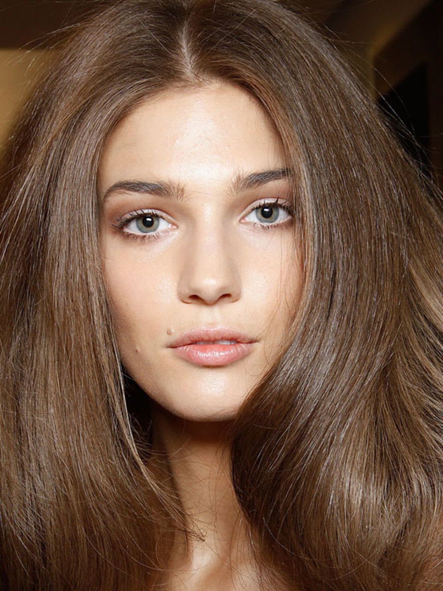 How to Blow-Dry Your Hair at Home Like a Pro