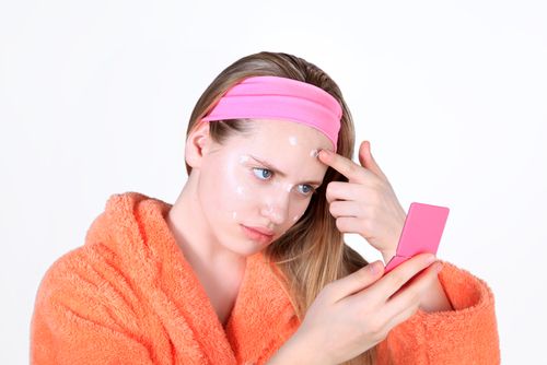 Cum sa scapi de acnee pe fund - metode de protectie usor de stiut