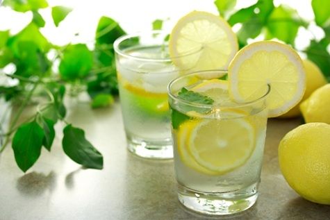 Išpūstas Stomach Remedies Lemon Water