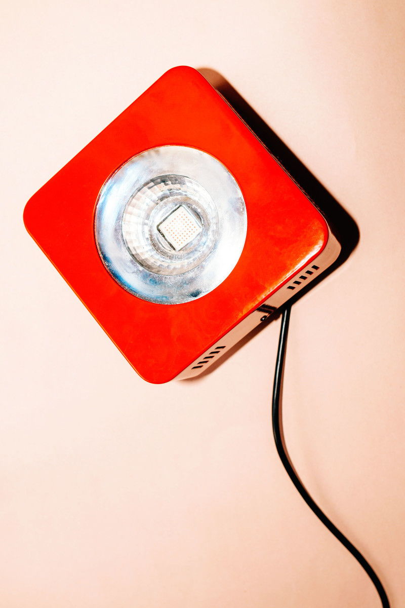 Cum să începeți tratamentul cu lumină roșie la domiciliu: Alegerea dispozitivului potrivit, timpii de tratament și multe altele