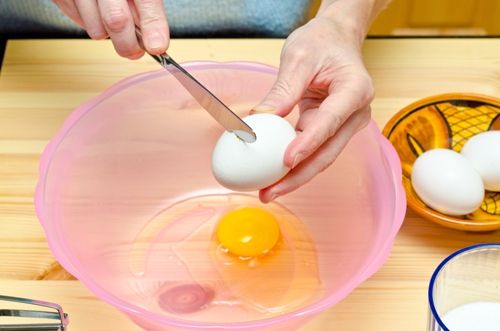 Kaip naudoti kiaušinius plaukų augimui? - geriausi metodai