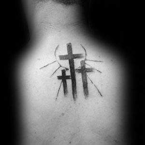 mens-kereszteket felső hátsó egyszerű keresztény-tattoo-design-ötleteket