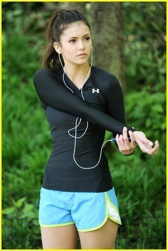 Nina Dobrev Diet and Workout_02