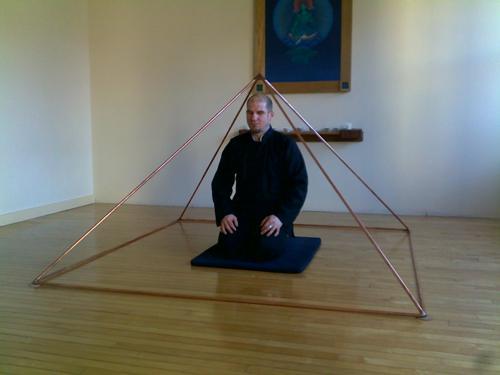 piramidă meditation