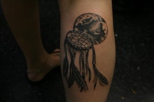 realistic-3d-dreamcatcher-and-full-moon-tattoo-on-calf