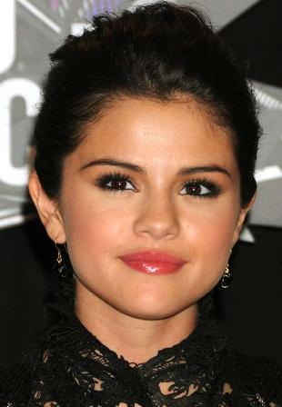 Selena Gomez Reveals Her Secrets of Beauty, Skin and Body