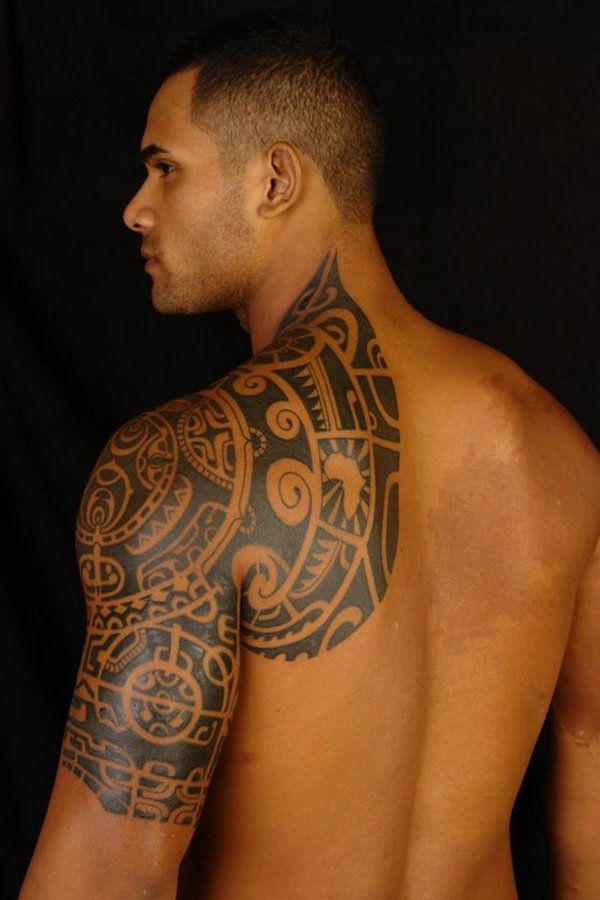 polinéziai Tribal Shoulder Tattoo
