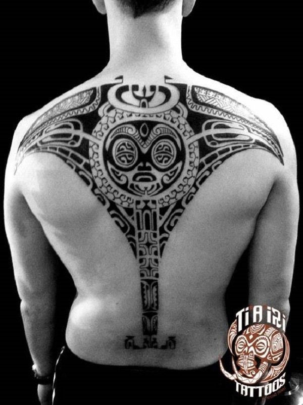 Polinezijski Ray back tattoo