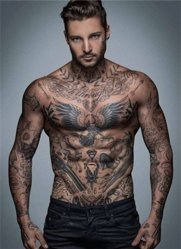 felső 144 Chest Tattoos for Men