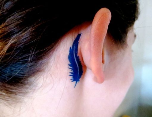 felső 15 Cute and Tiny Ear Tattoos With Images - Feather Pattern on Ear Tattoo