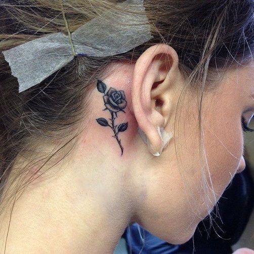 Viršų 15 Cute and Tiny Ear Tattoos With Images - Small Flower Regular Ear Tattoo