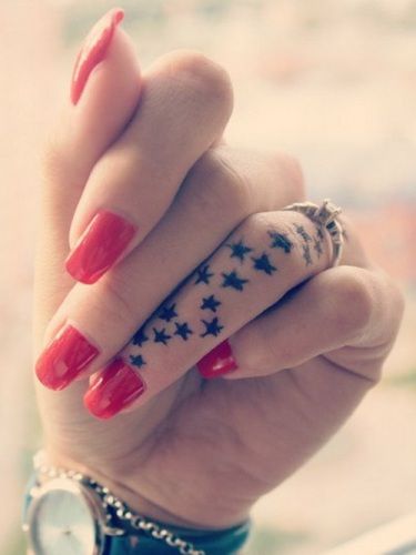 Csillag struck finger tattoos for girls