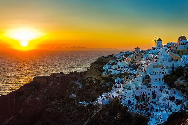 santorini_greece-turistice-locuri