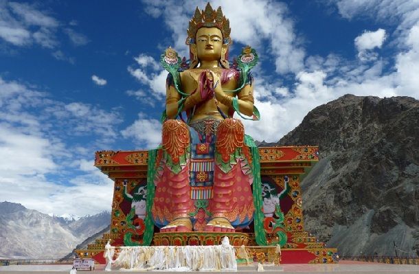 turistice-locuri diskit-village_ladakh-