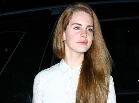 Lana Del Ray without makeup1