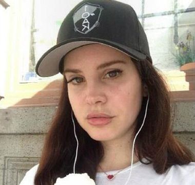 Lana Del Ray without makeup6