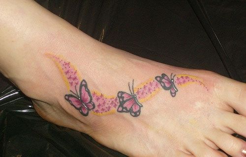 drugelis-pėdų tatuiruotė