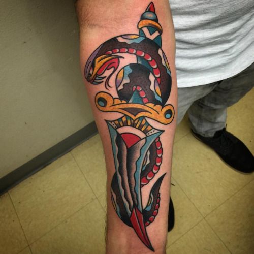 színes dagger tattoo
