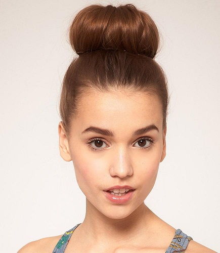 Hairstyles For Pregnant Woman - Topknot