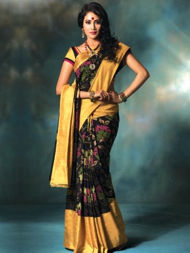 Kézzel szőtt Saris-Uppada Silk Black And Yellow Saree 