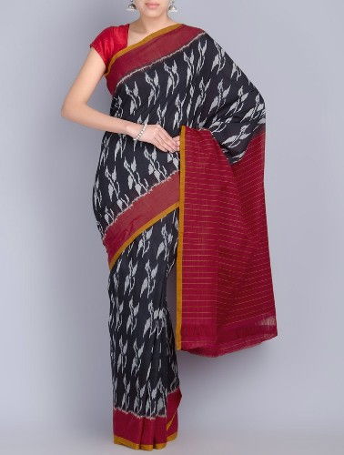 Kézzel szőtt Saris-Black And Red Ikat Cotton Saree