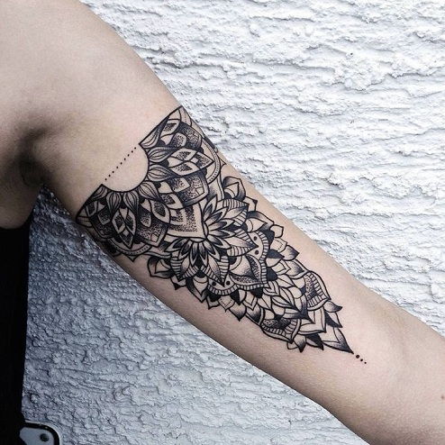 Bijuterii Abstract Tattoo Design