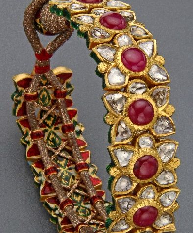 kundan-jewellery-designs-antique-kundan-bracelets