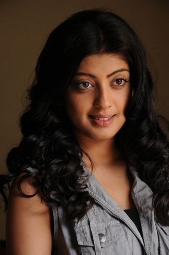 Pranitha without makeup 4