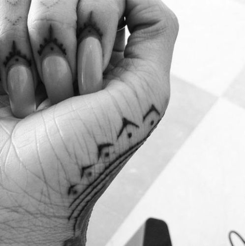 Rihanna Tattoos9