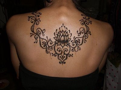 Shoulder Henna Designs-Amazing henna shoulder design