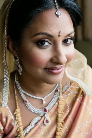 pietuose indian bridal hairstyles3