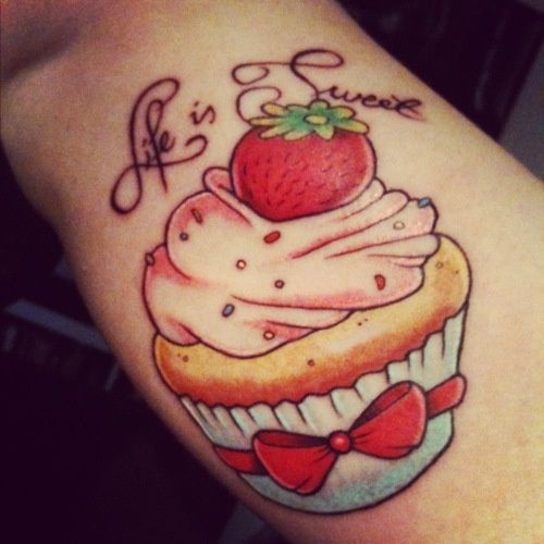 Braškės Cupcake Tattoo