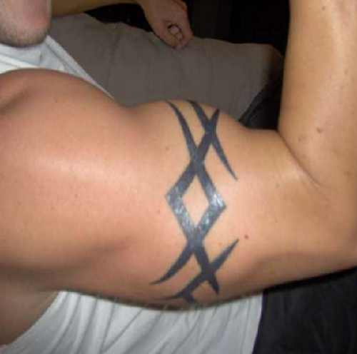 Neįtikėtinas Tribal Barbed Wire Armband Tattoo
