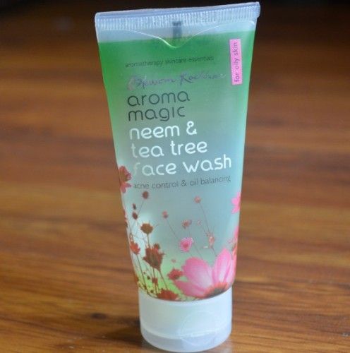 aroma-magic-neem-tea-tree-face-wash-2