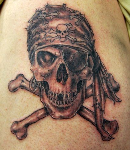 Strašno Crossbones tattoo